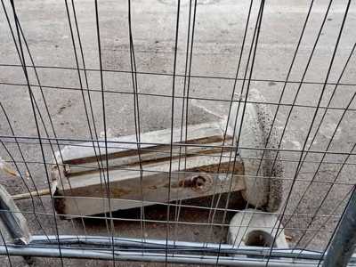 In realt� si � creato tanto rumore per nulla. La presidente del V Municipio Maristella Morisco ha infatti dichiarato: �La rimozione � temporanea e funzionale all�effettuazione dei lavori in quel lotto di lungomare. Quando questi finiranno la fontana sar� ripristinata esattamente dove si trovava� (foto di Emanuele Cazzolla)